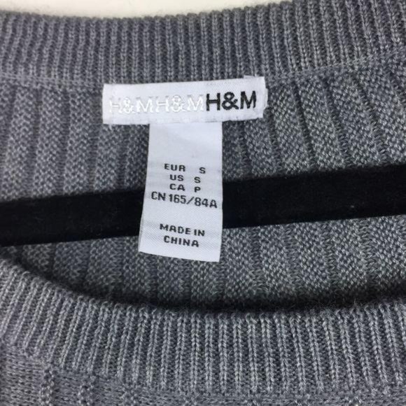 H&M GREY LIGHTWEIGHT WOMENS S/S KNIT SWEATER SIZE SMALL - Picture 4 of 6